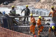 馃毀 Gorina en obra: La Municipalidad ejecutar谩 35 calles nuevas y un puente vehicular