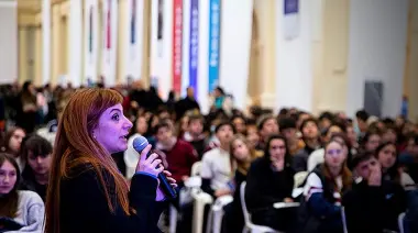 🎓 La UCALP copa el Pasaje Dardo Rocha con 5 postas para ayudarte a elegir tu futuro