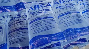 💦 De bidones a sachets de agua: En Villa Castells los vecinos arden contra ABSA