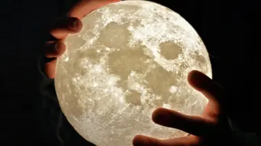 🌝 Vuelve la caminata nocturna al Bosque de City Bell con cuentos bajo la luna llena