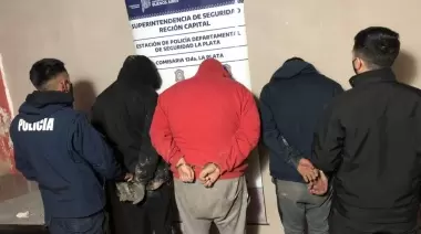 Se les cortó el negocio: Cayeron 3 ladrones de cables en Villa Elisa