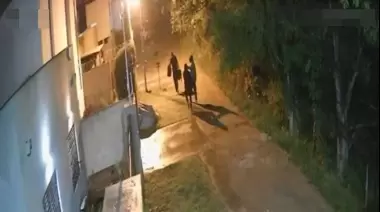 🚨 En calzoncillos: Así escapó un vecino de la Zona Norte de La Plata de un robo