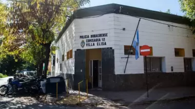 🚨 ¿Zona liberada en Villa Elisa? Robo millonario y un disparo a quemarropa