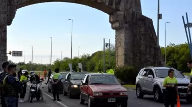 Llegaron los controles de tránsito a Villa Elisa: Retuvieron motos por falta de documentación