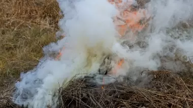 🔥 City Bell: Fuego, humo y bronca en el barrio del Country de Estudiantes