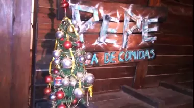 Luego del miserable robo del arbolito de navidad solidario de City Bell, volvió la alegría al barrio