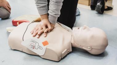 ❤️ Curso gratuito de RCP, DEA y Heimlich en Villa Elisa para aprender a salvar vidas