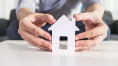 Vecinos de Villa Castells reclaman las escrituras de sus viviendas