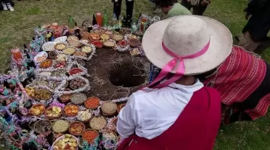 El Rincón: Ceremonia por la Pachamama y "Siembra de Libros" para niños