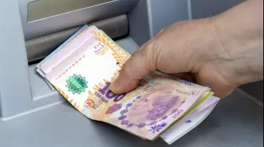Gran golpe en Villa Elisa: Un hombre fue despojado de $600.000 en un cajero