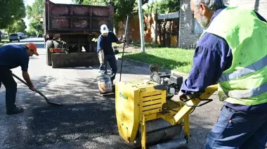 Insólito City Bell: Bachearon en Cantilo sobre una pérdida de agua y duró 20 días