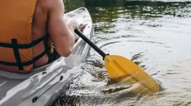 🚣 En Gonnet: Continúa su marcha la primera Escuela Municipal de Kayak