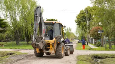 💡 Siguen las obras en Arturo Seguí: Más asfalto, luces y escuelas mejoradas