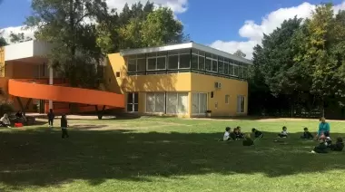Polémica escolar en City Bell: Se suma el Patris y advierten sanciones