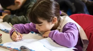 📚 Clases 2025: Colecta de útiles escolares para alumnos de City Bell y Villa Elisa