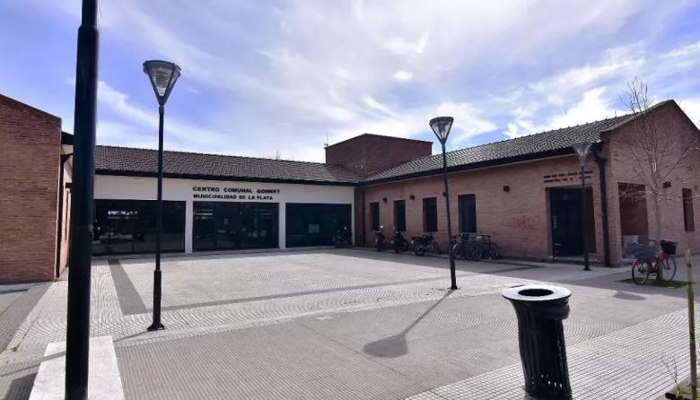 😱 Vecinos de Gonnet denuncian reuniones VIP en la Delegación y servicios colapsados