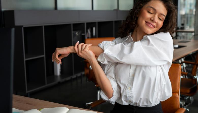 🟢 Estiramientos de escritorio fáciles para el dolor cotidiano