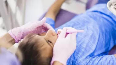 Chequeos médicos gratuitos a niños y adolescentes en Villa Castells