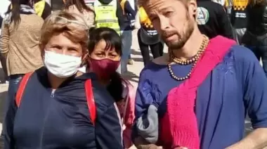 "Deva" López: Entre la ayuda solidaria y el reclamo por la desidia que azota a El Rincón