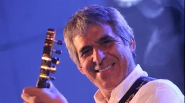 Esta noche llega el gran Peteco Carabajal al Club Atlético City Bell