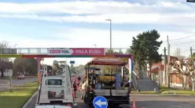 Controles y arrestos en Villa Elisa por incumplir las restricciones