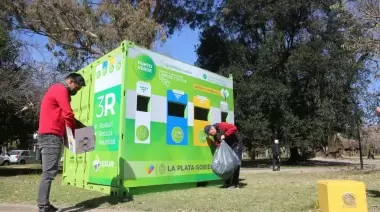Nuevo "Punto Verde" de reciclado en la Plaza Castells de Villa Elisa