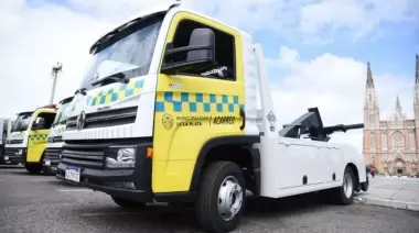 Se acabó la fiesta: 6 grúas de acarreo llegaron a City Bell