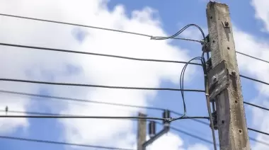 La Fortaleza: Un barrio rehén de los ladrones de cables en Villa Elisa