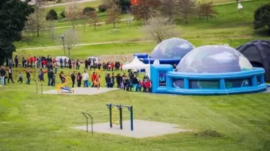 Un plan de 360°: Desembarca con todo el Planetario Móvil en City Bell