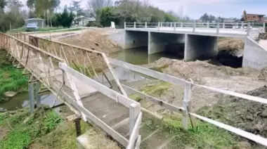 ¿Dónde está? Denuncian un puente peatonal desaparecido en El Rincón