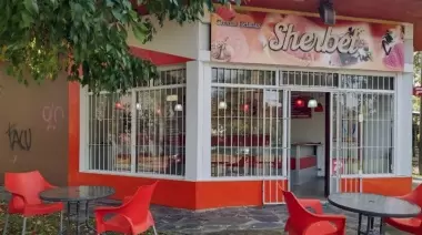 Robo y puñaladas en City Bell: 2 ladrones atacaron en una heladería