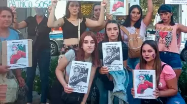 Histórica marcha en Villa Elisa: "Nos tocan a una respondemos todas"