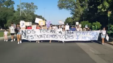 Nueva marcha por denuncias de abusos en Villa Elisa: "Mi vida se frenó"