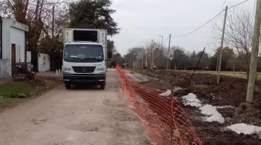Bronca y polémica en barrio de City Bell por calles a medio asfaltar