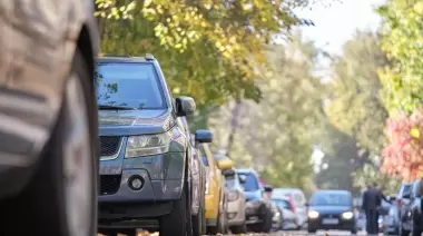 🚗 Estacionamiento Medido en City Bell: Vecinos indignados por "derrame" de vehículos