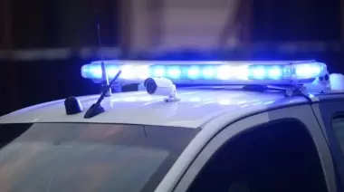 Joven maniatado en Villa Elisa: 4 ladrones escaparon con dinero y cheques