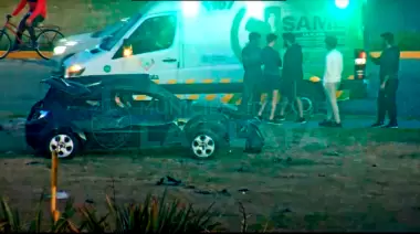 Video: Un Ford Ka y un vuelco espectacular en la rotonda de 19 y 520