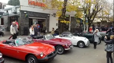 🧐 ¿Te gustan los autos y las motos clásicas? Se viene un Raid Urbano en City Bell