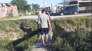 🟢 ¿Qué barrio de la Zona Norte de La Plata sigue esperando la reconstrucción de 2 puentes levantados por la Municipalidad?