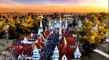 🏰  ¿Conocés todo sobre La Plata? La Bruja de Tolosa, el Área 72 y la República de los Niños
