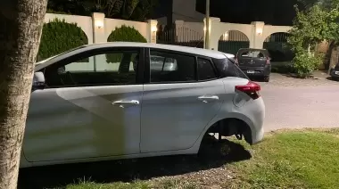 🚨 Gonnet: Alerta por robo de ruedas a metros de la Delegación Municipal