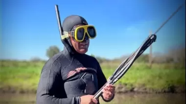 🐟 Buceo en el "lago" de Gorina: Original propuesta para el corte de calle de este viernes