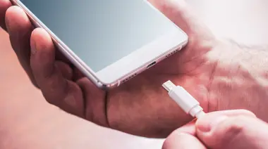 ⚡ A cargar los celus en City Bell: Cortes de luz programados en Camino Belgrano