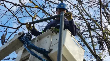 💡 Llegó a Villa Elisa y a Gorina el Plan de Alumbrado La Plata 2025