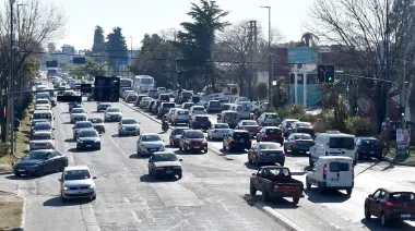 🚥 2 giros prohibidos en Gonnet: Ya funciona la Onda Verde en Camino Centenario