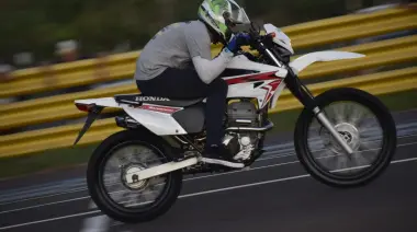 🚨 Plan mixto en Villa Elisa para erradicar los cortes y las picadas ilegales de motos