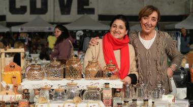 🤩 Día por día: Finde XL en Villa Elisa con Feria de Navidad, libros y documental