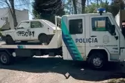 Remueven coches para poner en valor la Comisaría N°10 de City Bell