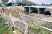 ¿Dónde está? Denuncian un puente peatonal desaparecido en El Rincón