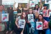 Histórica marcha en Villa Elisa: "Nos tocan a una respondemos todas"